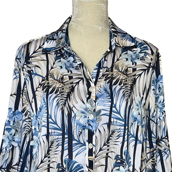 Chico’s Women’s Blue Floral Print Top Size 2 Regular Size L Roll Tab Sleeves - Picture 2 of 9